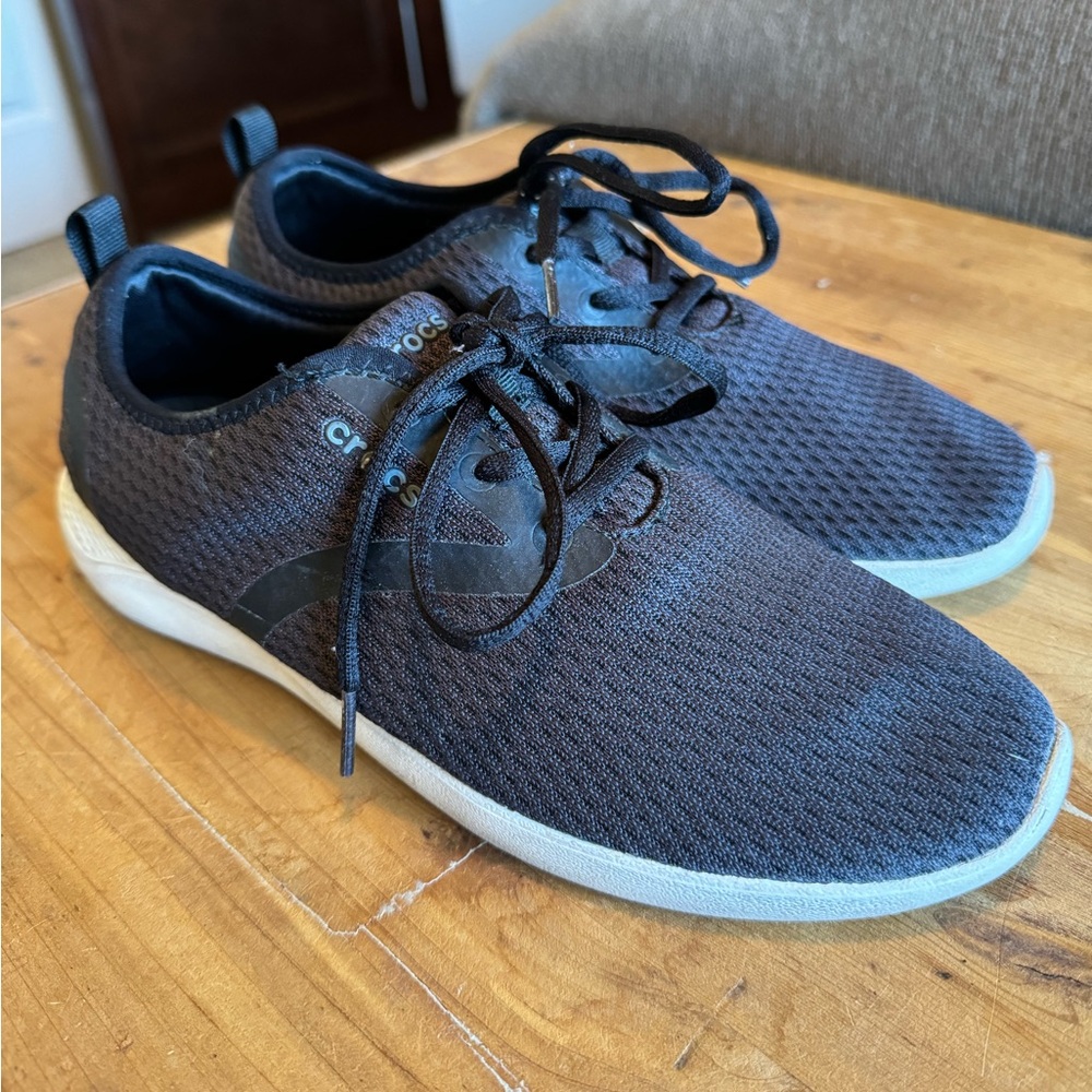 Black Crocs